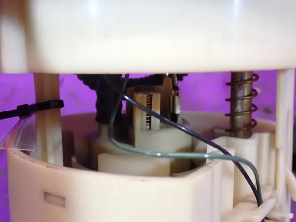 CITROEN XSARA II 00-04 LIFT Brandstofpomp 9631944280 4 PIN image 6