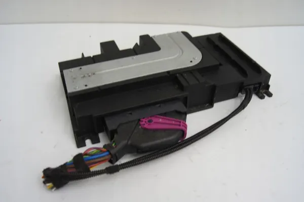 Audi A3 8V Förstärkare OEM 8V0035465 - Begagnad Testad image 2