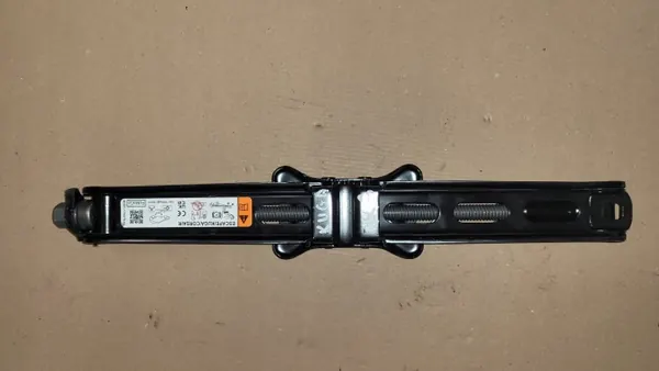 Macaco Ford Kuga MK3 OEM MJ6C-17A078-AA Usado image 2