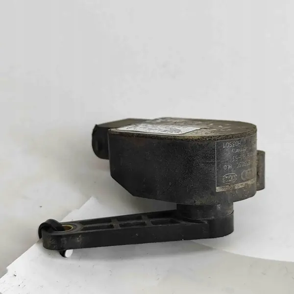 Sensor de nível traseiro direito AUDI Q7 3.0L Diesel image 3