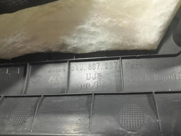 Cache de pilier C gauche Skoda Superb III OEM 3V5867287 image 3