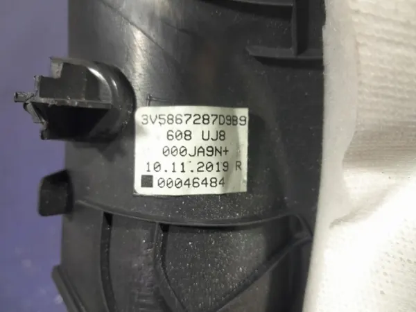 Cache de pilier C gauche Skoda Superb III OEM 3V5867287 image 4