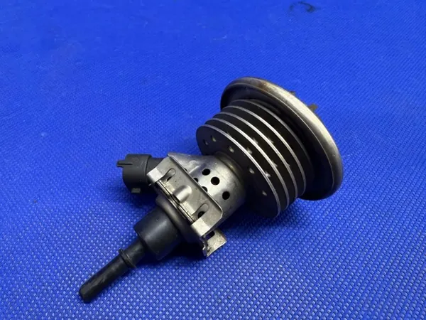 Audi AdBlue-Injektor OEM 4H0131113A - Gebraucht image 4