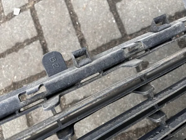Peugeot 2008 1.2THP middenrooster OEM 9678059477 image 4