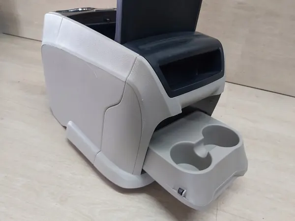 Toyota SIENNA XL30 middenconsole armsteun OEM image 4