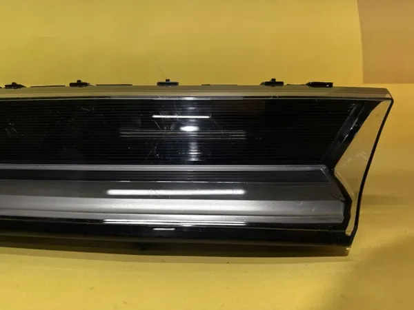 VW Multivan T7 DRL LED Lampe Links Vorne OEM 12030191230 image 4