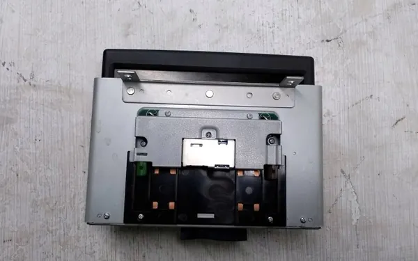 Volvo S80 II Navigationsbildschirm OEM 307759451 Gebraucht image 2