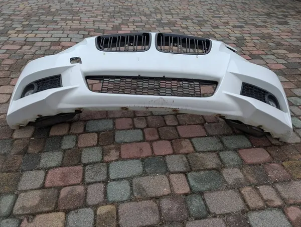 BMW F20 Framstötfångare OEM AJC255 - Begagnad image 4