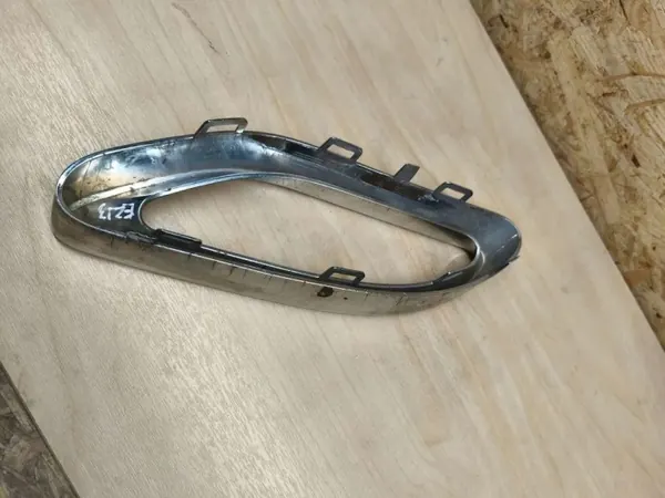 Punta de escape Mercedes-Benz OEM A2058852321 Usado image 3