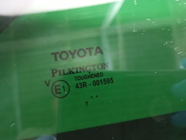 Toyota OE zijruit rechts achter OEM image 9