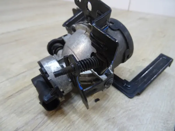 KIA SPORTAGE IV Faro Antiniebla Derecho 92202F1000 LLU image 4