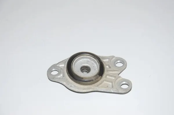 Hinterer rechter Stoßdämpferhalter OEM 6852228 BMW i3 image 3