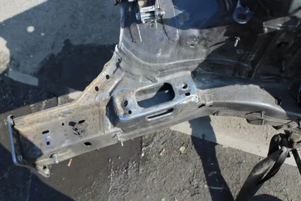 VW Golf VIII Faldón Lateral Derecho Delantero OEM 5773977 image 3
