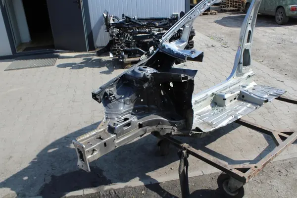 VW Golf VIII Faldón Lateral Derecho Delantero OEM 5773977 image 5