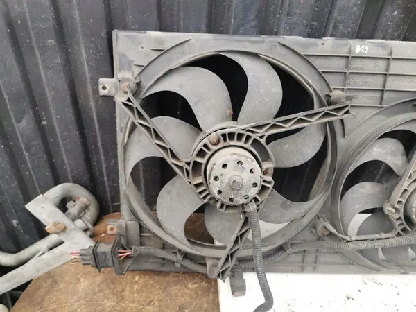 VW Audi Seat Skoda Kylarrubrikmodul 1J0121207C image 4