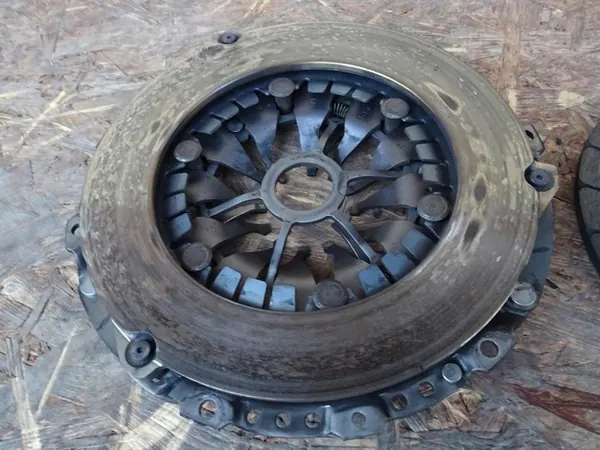 Conjunto de embreagem completo AUDI TT 8S 1.8 TFSI OEM 06J105266AT image 3