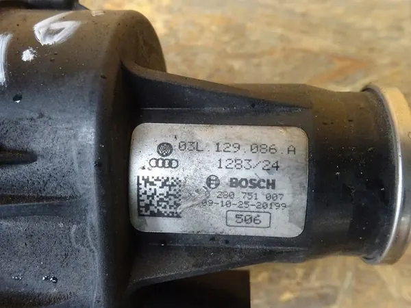 AUDI A3 8P 1.6 TDI Coletor de Admissão Atuador 03L129086A image 10