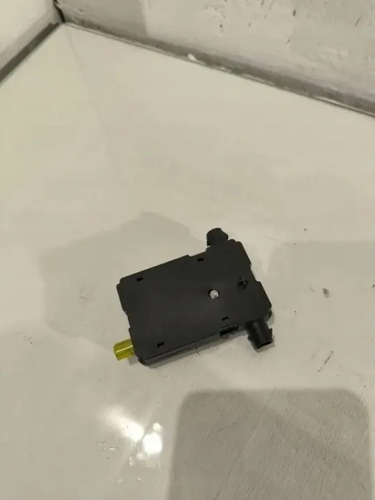 OEM 6835191 antennförstärkare för BMW 8-serien image 4