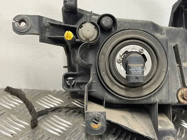 Pisca dianteiro esquerdo Isuzu Axiom 2004 OEM ESH8261 image 7