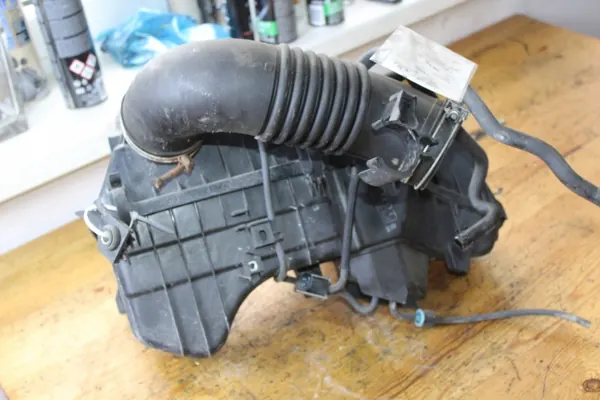 OEM Luchtfilterhuis Toyota Celica 1.8 1ZZ image 8