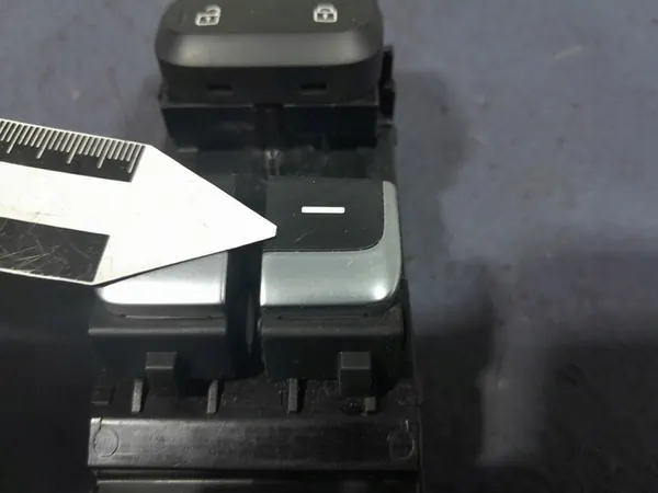 KIA SPORTAGE IV LIFT Raam Schakelaar Voor Links 93570-F1200 image 5