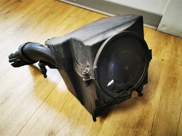 Ilmansuodattimen kotelo Ford Focus MK3 C-Max MK2 10-14 image 2