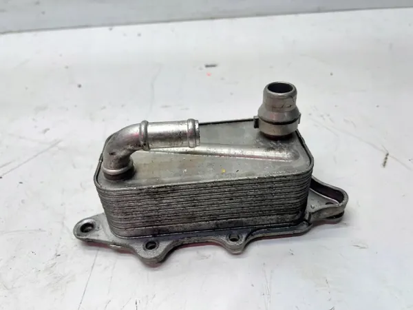 Arrefecedor de óleo Audi OE usado OEM 06E117021J image 2