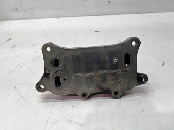 Arrefecedor de óleo Audi OE usado OEM 06E117021J image 5