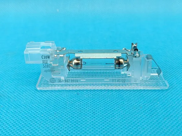 Volkswagen OE Kofferraumlicht 3G0947101A image 3