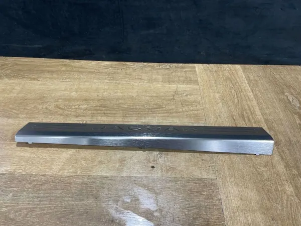 EX5323756AE Rechter voor binnen dorpelstrip, Jaguar F-Type image 3