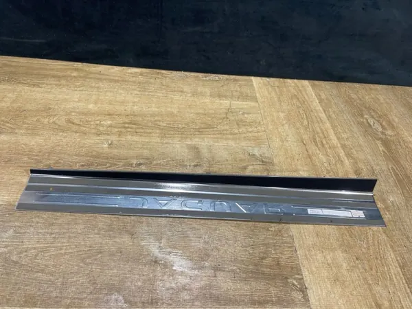 EX5323756AE Rechter voor binnen dorpelstrip, Jaguar F-Type image 4