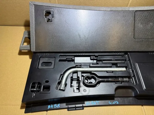 Kit réparation tapis coffre Audi A4 B8 OEM 8K9861529B image 6