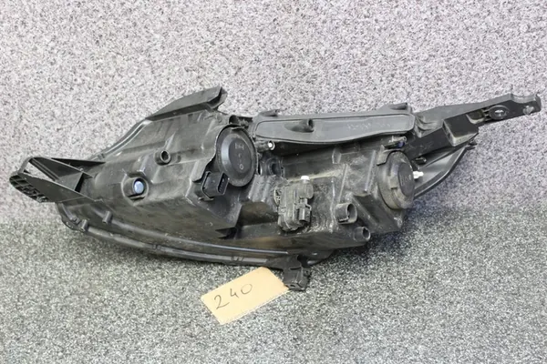 PEUGEOT 2008 13-16 Faro Delantero Derecho LED 9677810280 image 5