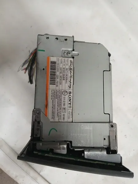 Rádio Ford Mondeo MK3 OEM 939j - Usado image 6