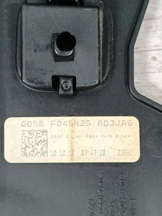 Moldura Salpicadero Lincoln Continental OEM GD9BF045H25 image 4