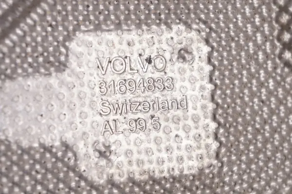 VOLVO V60 II S60 III Placa de Proteção Térmica Inferior 31694833 image 6