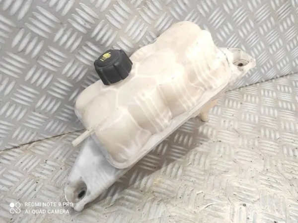 Nissan OE 21710-1KK0A Uitzettingsvat Gebruikt image 3
