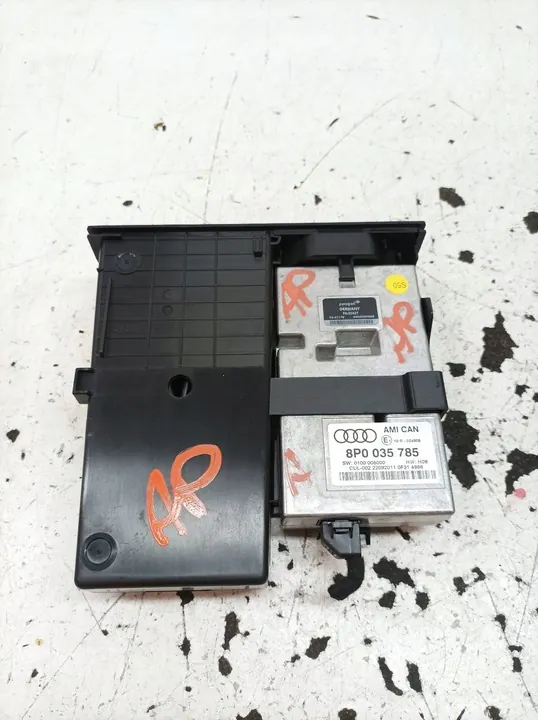AUDI A3 II Interface Module 8P0035785 image 2