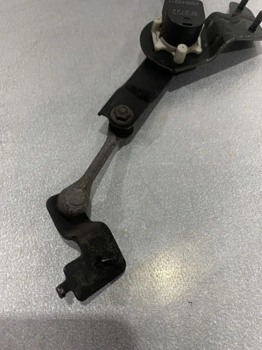 Subaru XV II Koplampniveausensor OEM A000422 image 4