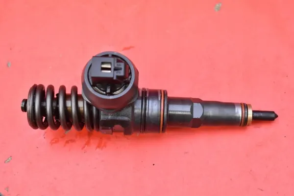 Pompe d'injection OEM 038130073AK pour Ford Galaxy 1.9 TDI image 2