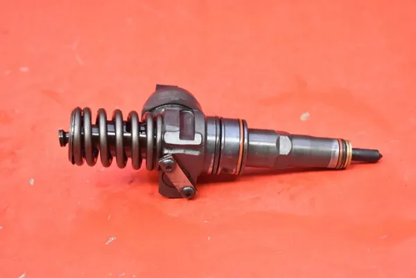 Pompe d'injection OEM 038130073AK pour Ford Galaxy 1.9 TDI image 3