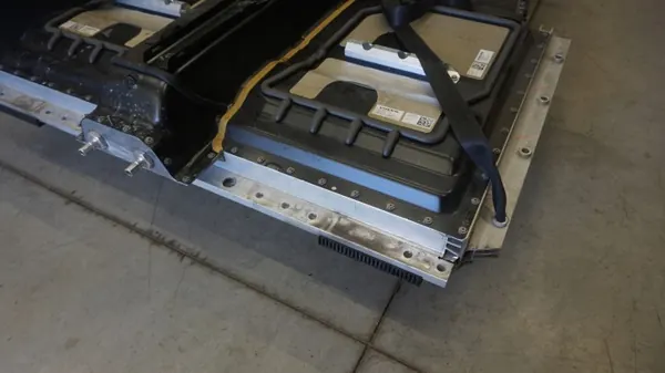 Volvo OEM 32361092 Batteri 78 Ah Begagnad Vänster + image 3