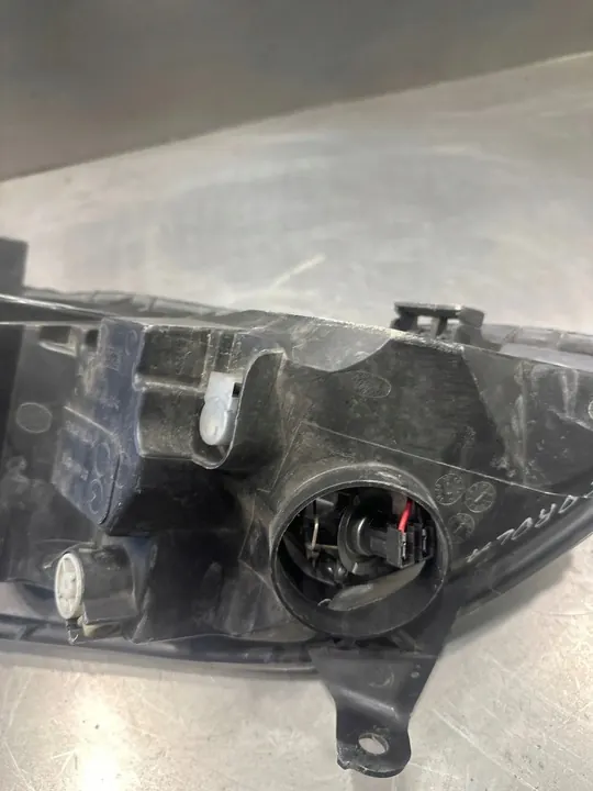 Toyota Corolla E140 E150 2011 Faro delantero derecho OEM image 5