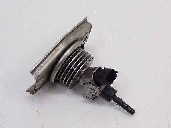 AdBlue-suutin OEM 55594059 Opel Zafira C 1.6CDTi:lle image 2