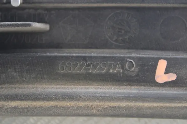 Moldura Ventana Trasera Izquierda Chrysler Pacifica OEM 68227297AD image 6