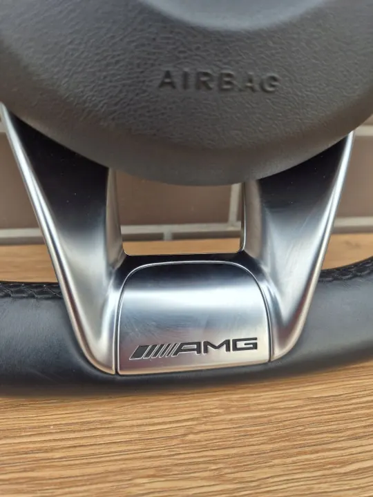 Volant Mercedes AMG d'occasion - Qualité OEM image 7