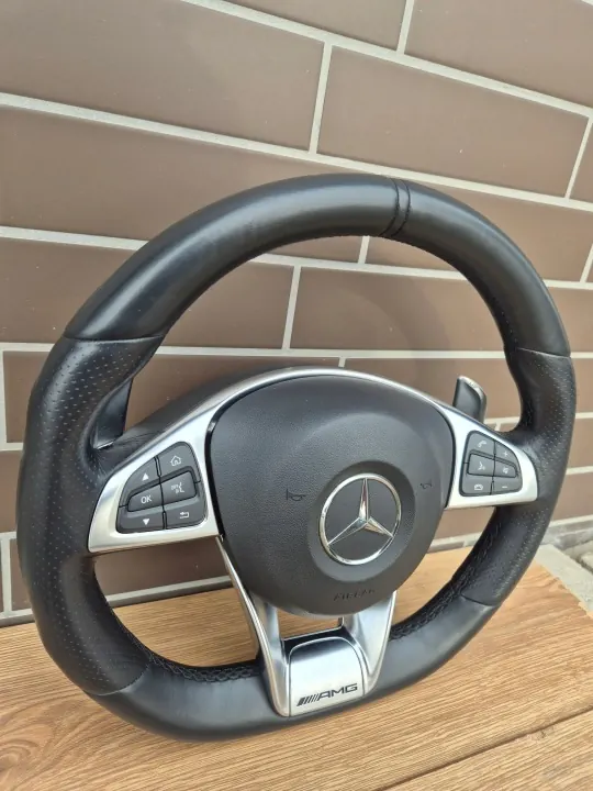 Volant Mercedes AMG d'occasion - Qualité OEM image 8