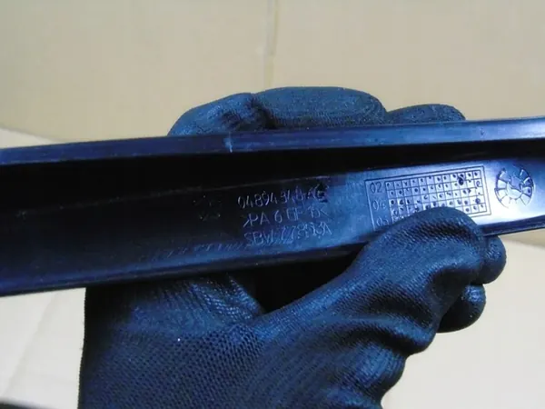 OEM 04894348AE Oviovi etu-oikea Chrysler Pacifica image 10
