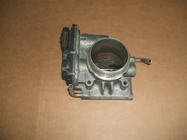 Mazda Drosselklappe OEM 136B0 für 2.2D Motor image 2
