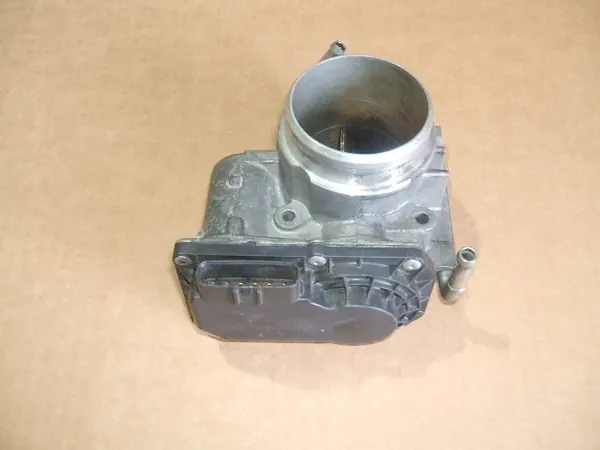 Mazda Drosselklappe OEM 136B0 für 2.2D Motor image 3